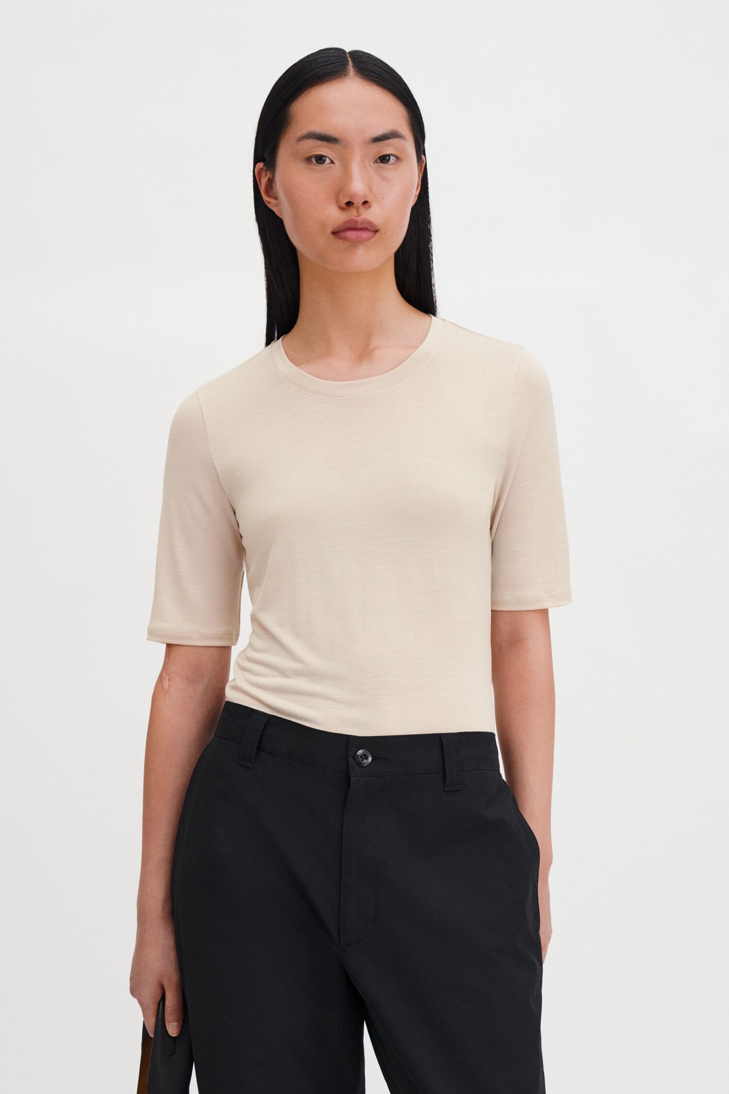 Elena Tee
